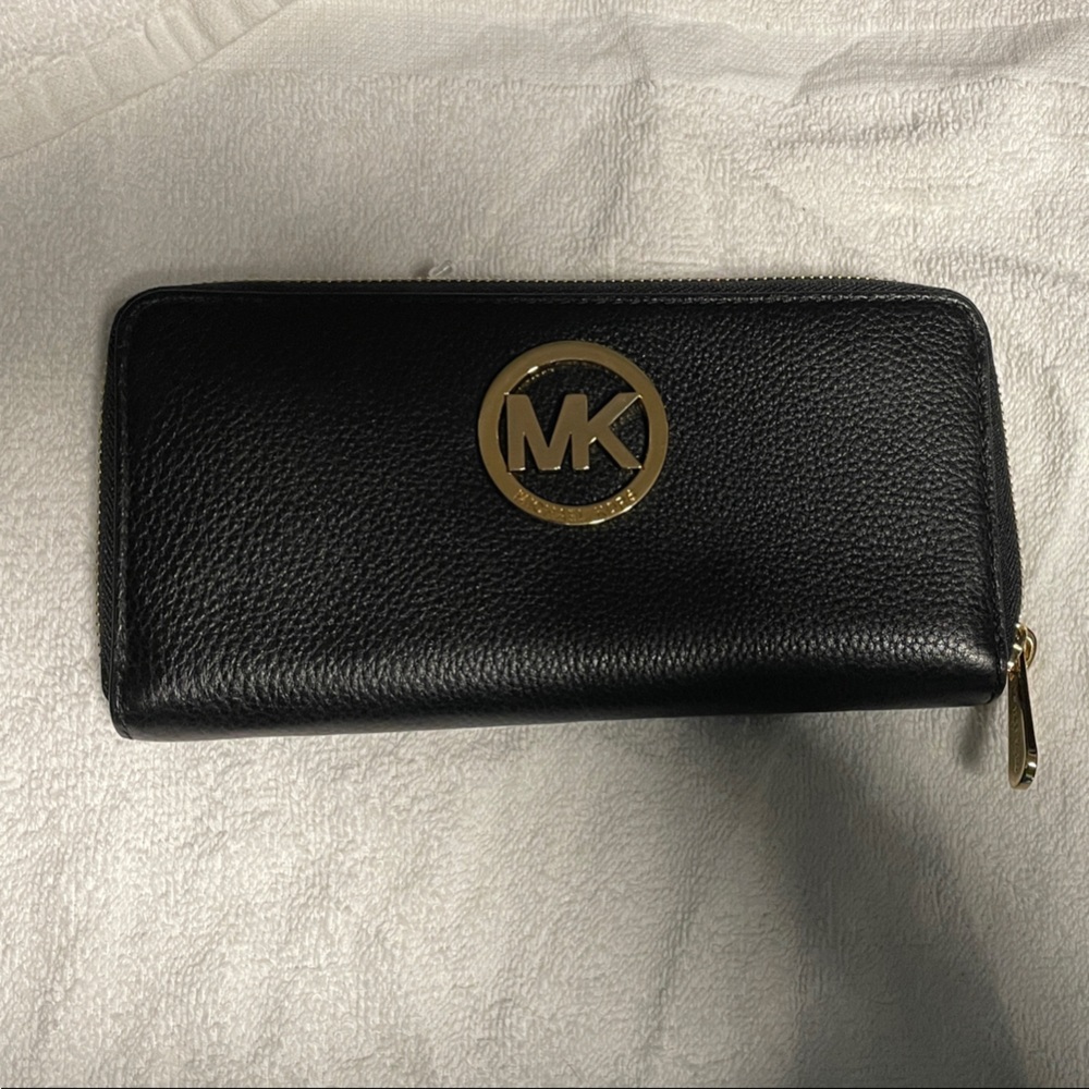 Michael Kors Black Pebbled Leather Zip Wallet with Gold Logo/ NWT